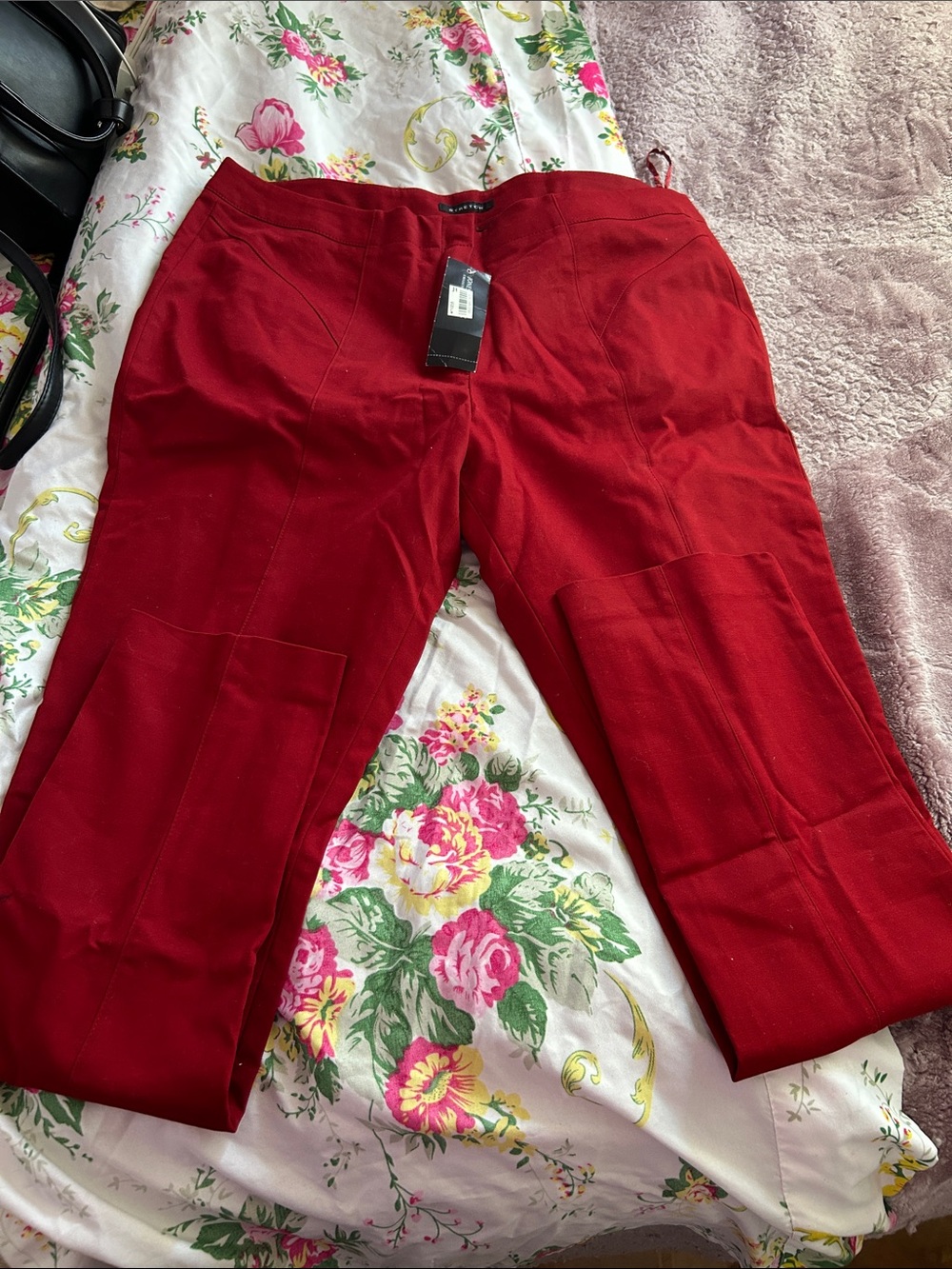 Women's Skinny Pants in Red